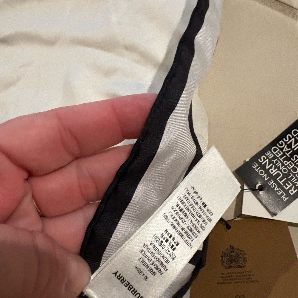 NWT $420 authentic Burberry silk scarf 2010’s logo 1788 - Picture 8 of 11
